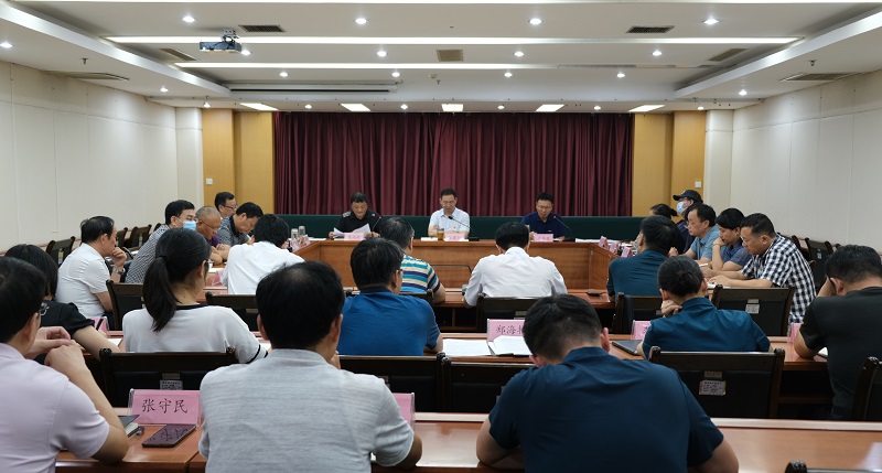 我院召开党委理论学习中心组学习(扩大)会议传达学习习近平总书记系列重要讲话、重要指示精神