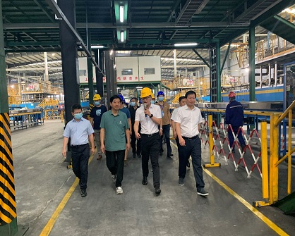 院党委书记阮金泉参加“新时代西部大开发闯新路”全国学术研讨会暨第十届中国?贵州 “后发赶超”论坛并做主旨发言