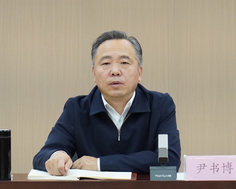 尹书博-修图-网站.jpg